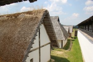 Nachbauten Freilichtmuseum Heuneburg Pyrene
